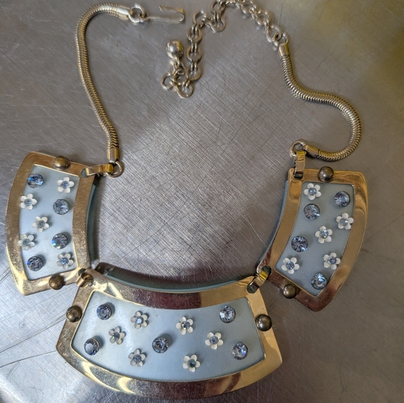 Vintage Ice Blue Rhinestone Lucite Jewelry Set - Picture 11 of 15